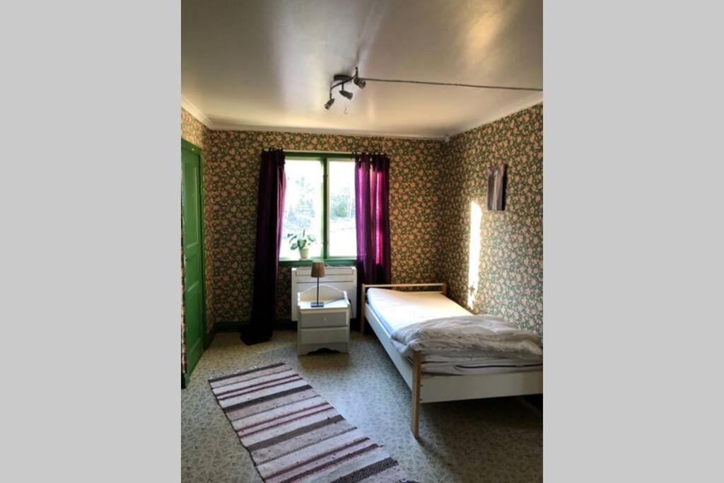 Egen Villa Pa Islandshaestgard Riddarhyttan Exterior foto